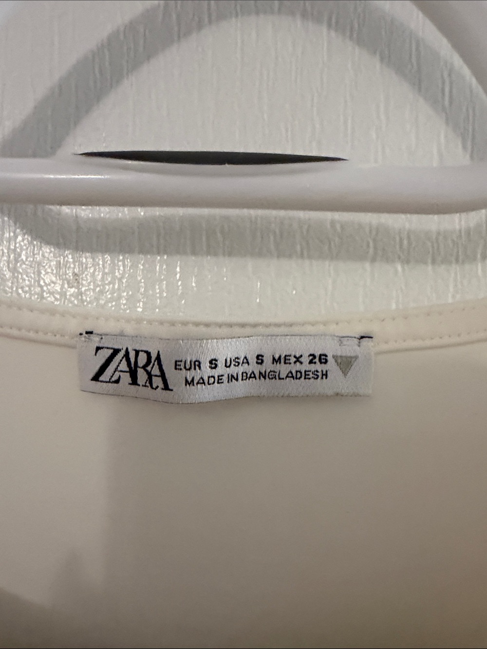 Zara Ivory Ruched Top - Picture 3 of 3